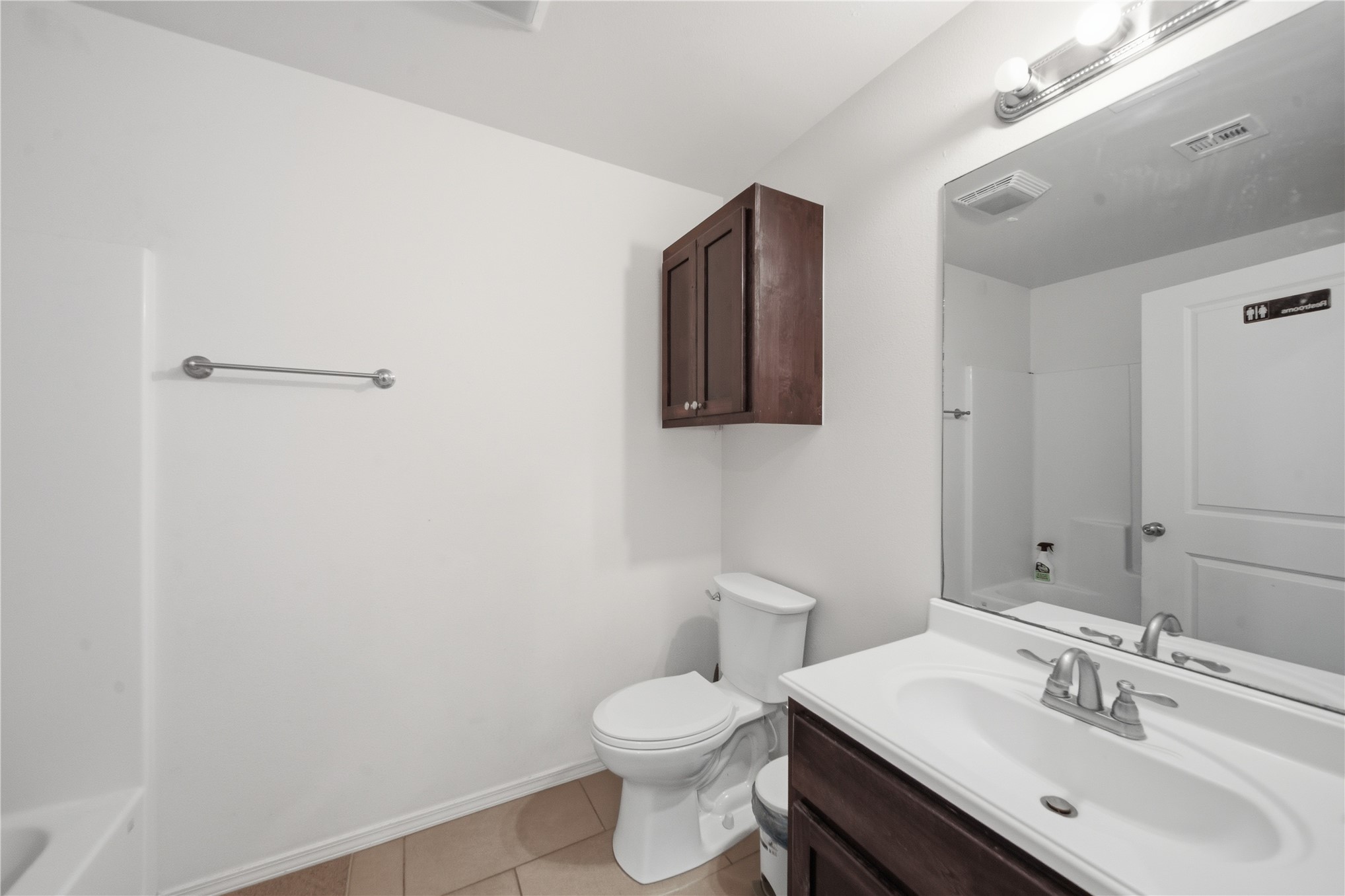 2542 E Archer Street Property Photo 21