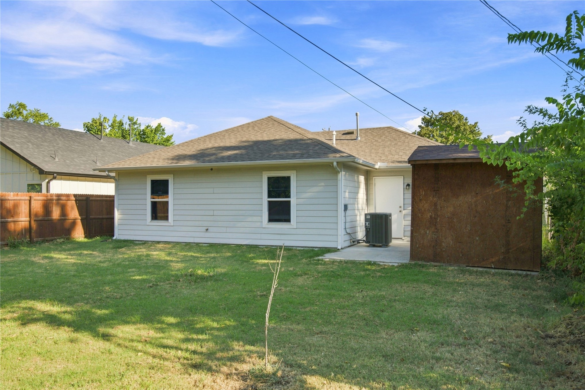 2542 E Archer Street Property Photo 26