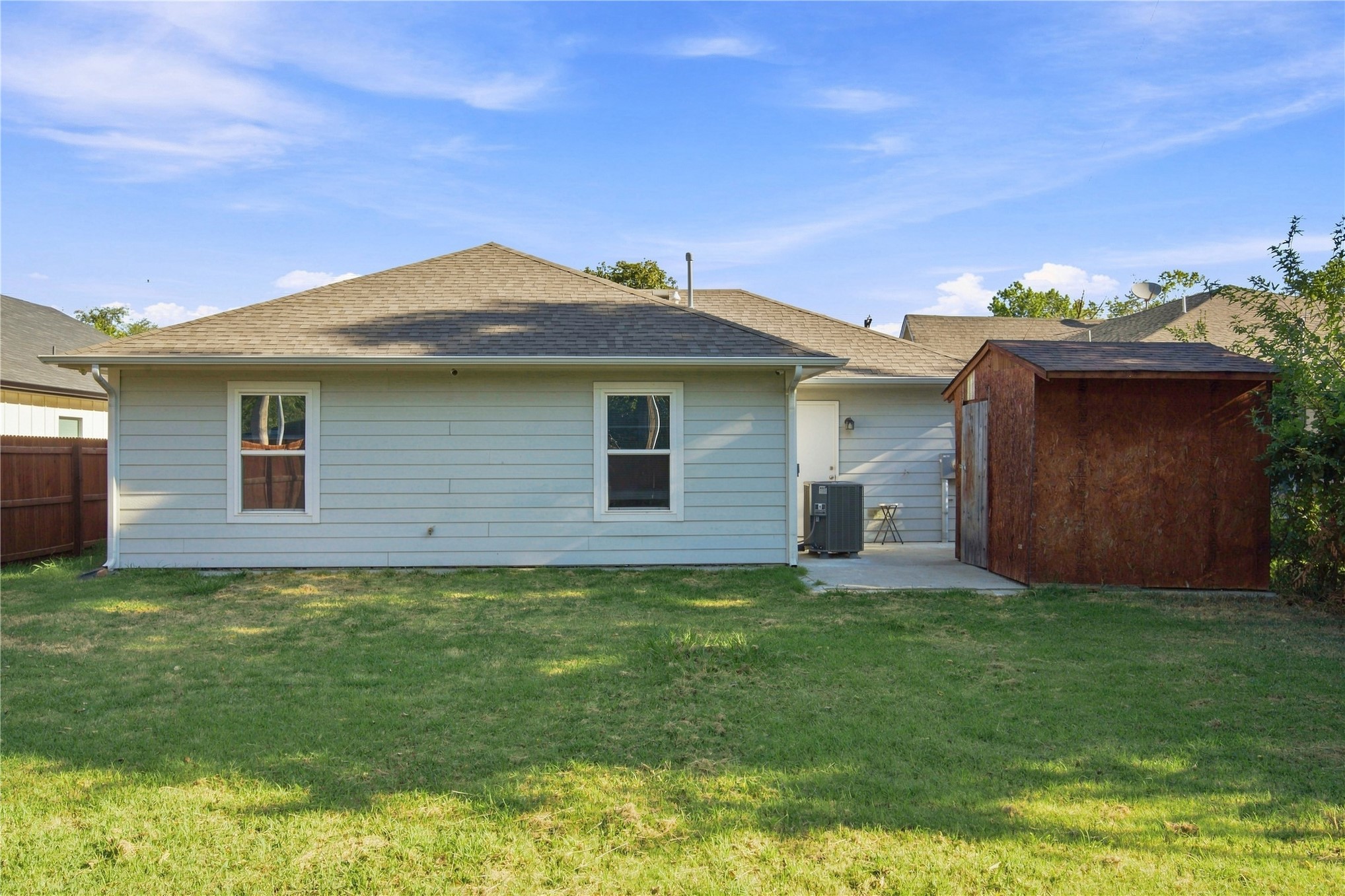 2542 E Archer Street Property Photo 27