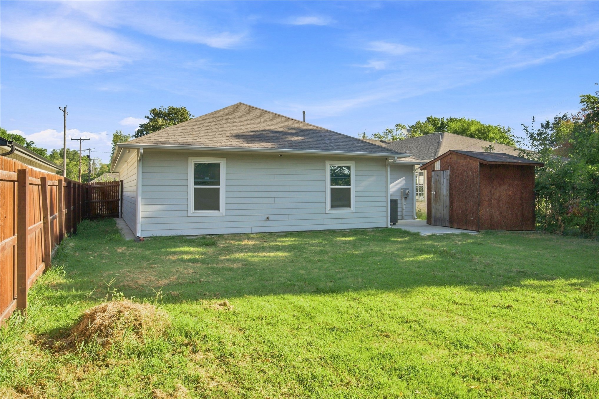 2542 E Archer Street Property Photo 28