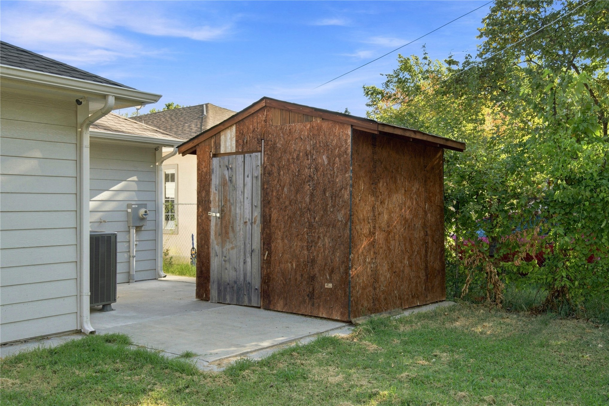 2542 E Archer Street Property Photo 29
