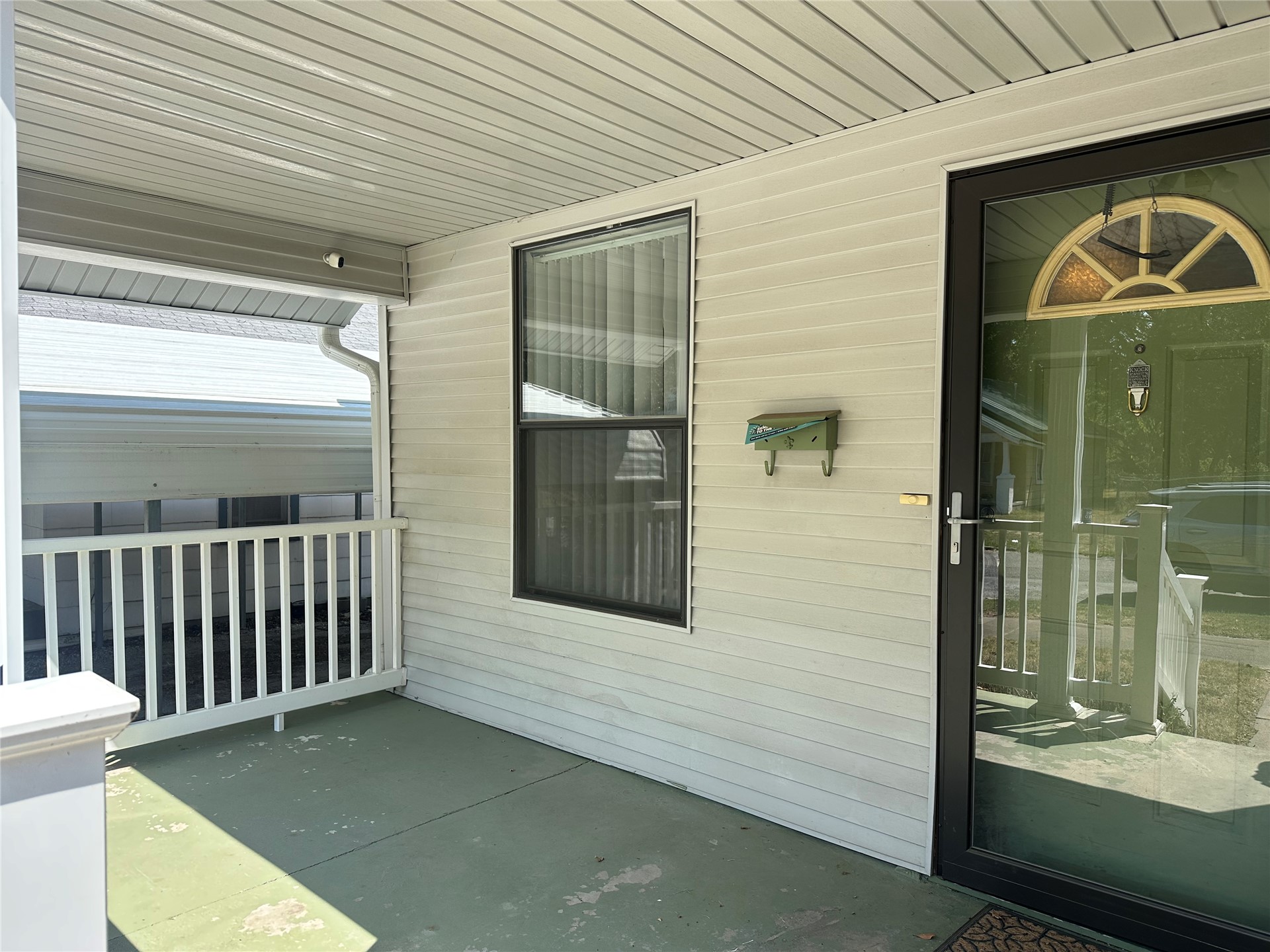 1123 E 9th Street Property Photo 2