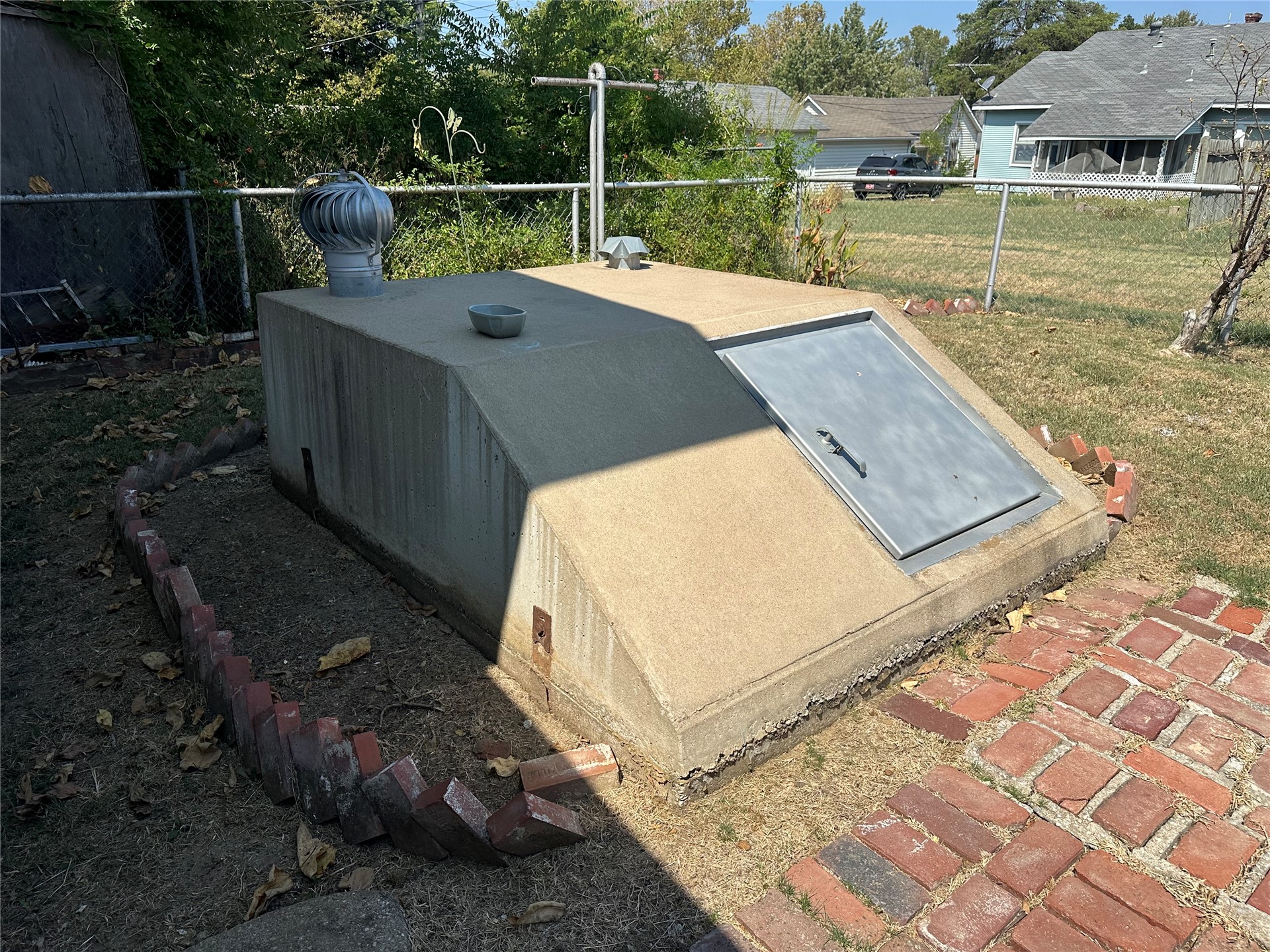1123 E 9th Street Property Photo 25