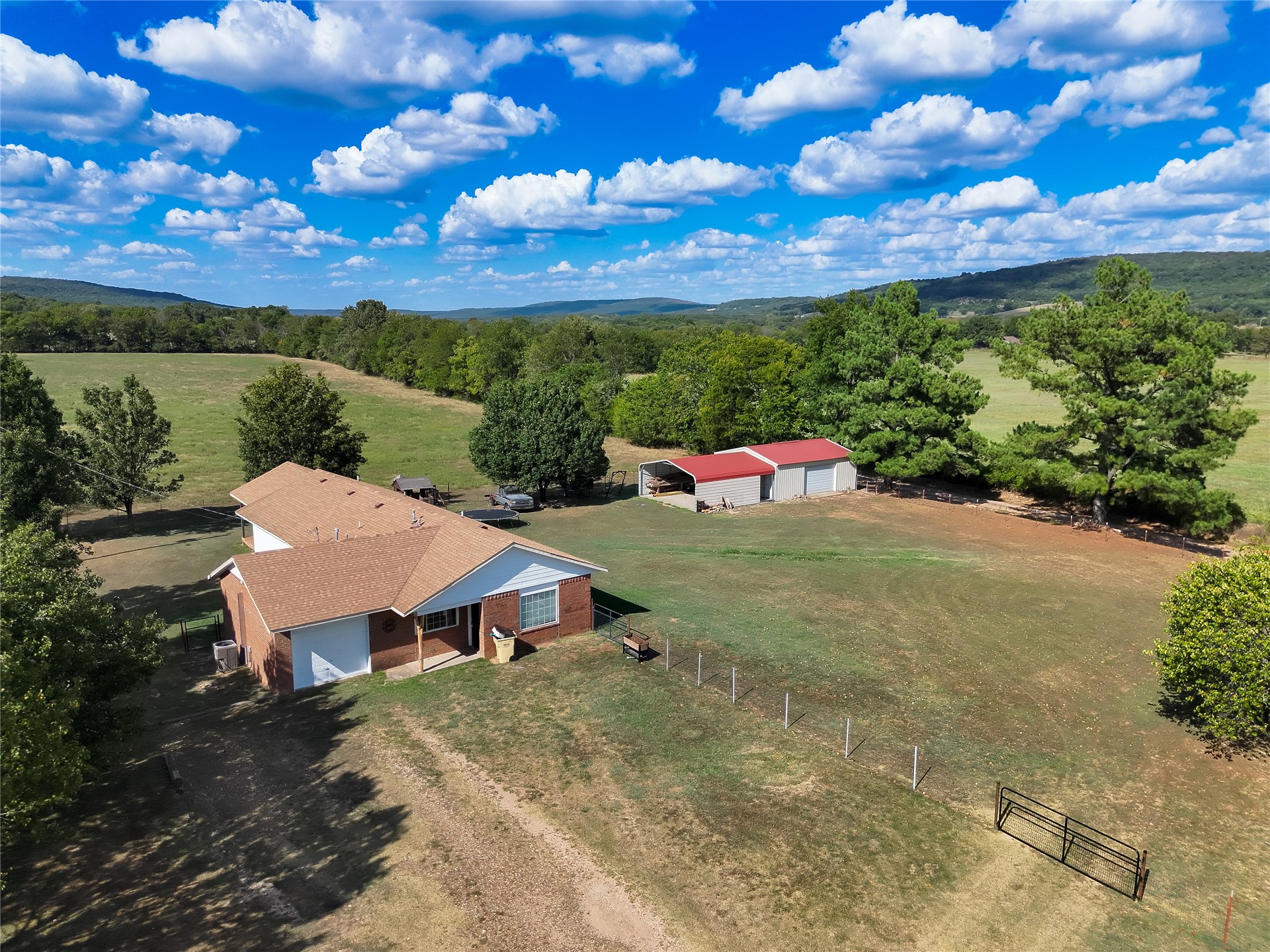 81232 S 4775 Property Photo 2