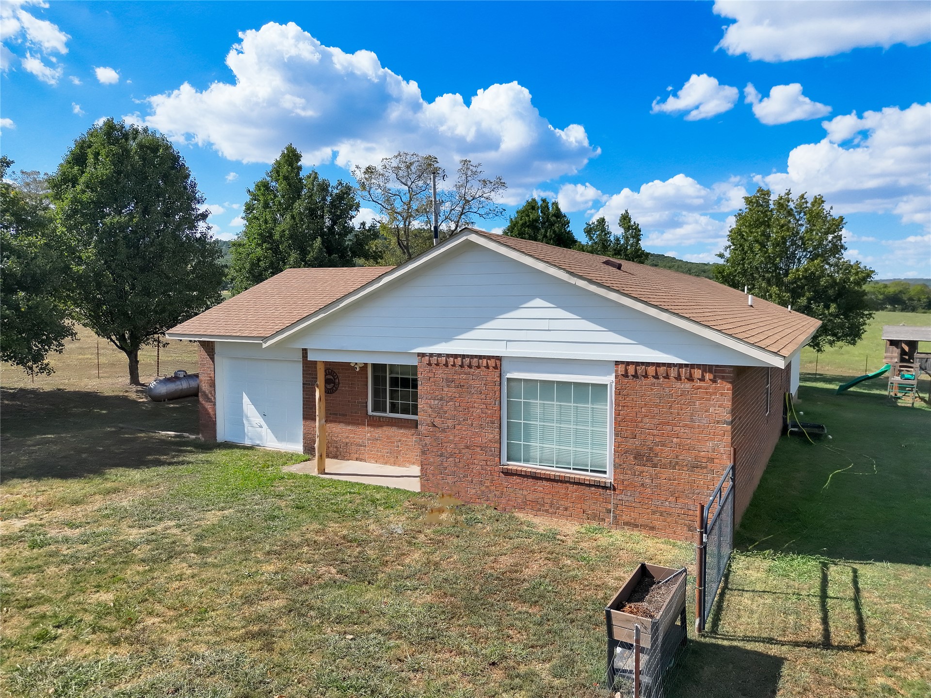 81232 S 4775 Property Photo 3