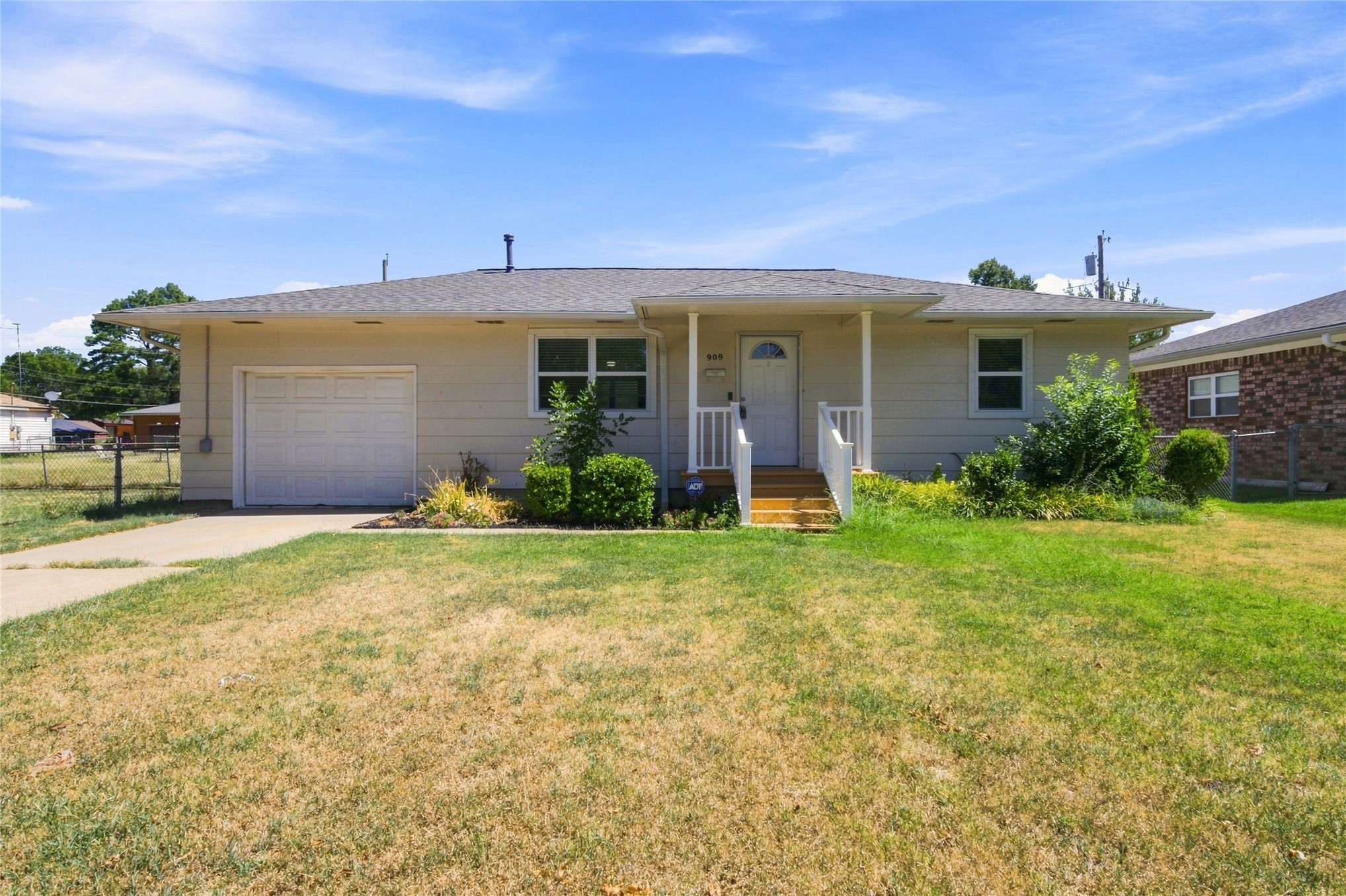 909 S Liberty Avenue Property Photo 1