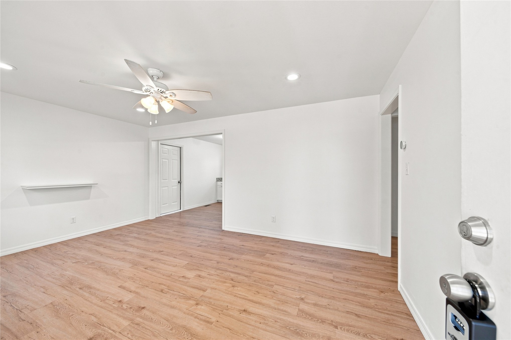 909 S Liberty Avenue Property Photo 3