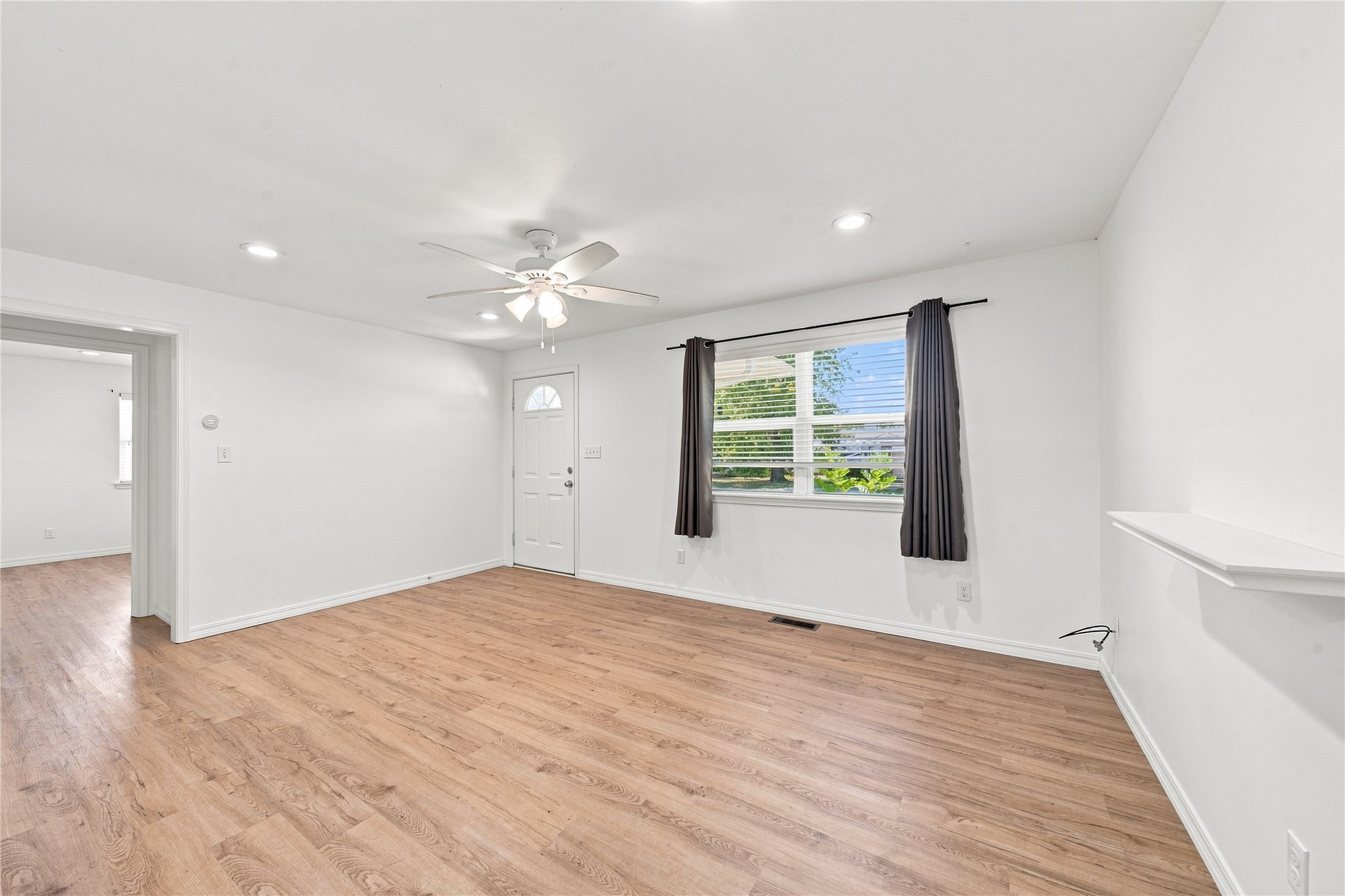 909 S Liberty Avenue Property Photo 4