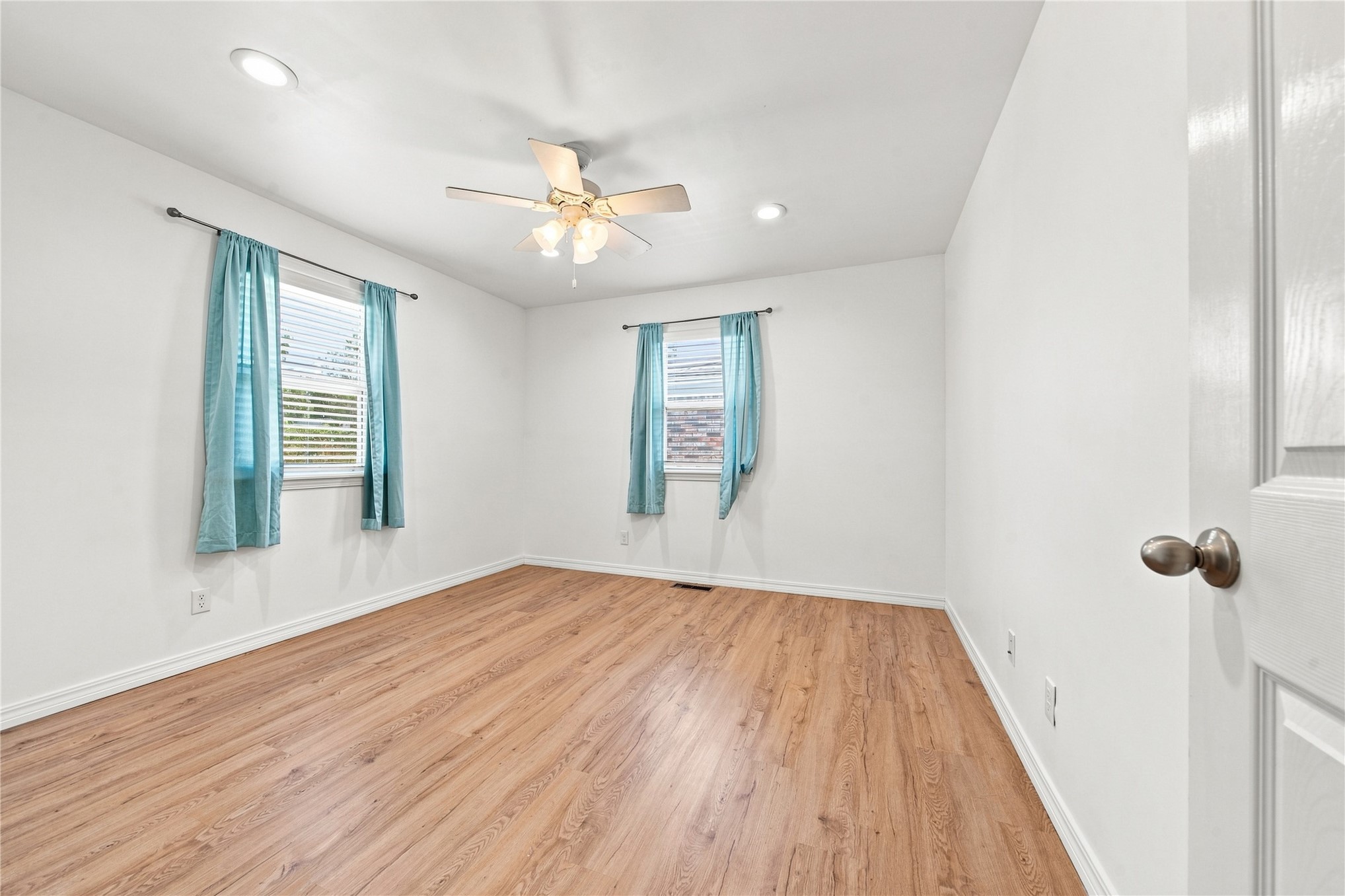 909 S Liberty Avenue Property Photo 7