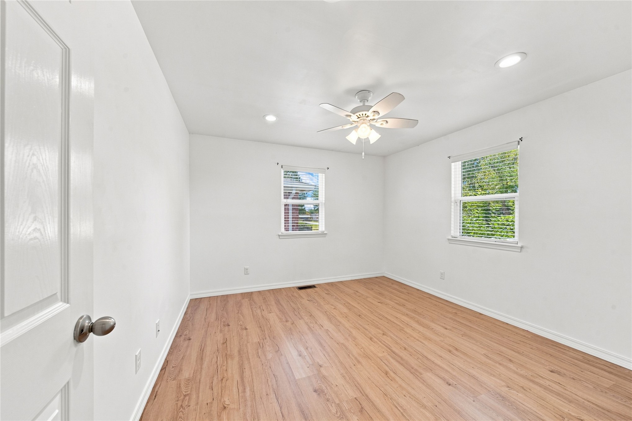 909 S Liberty Avenue Property Photo 9