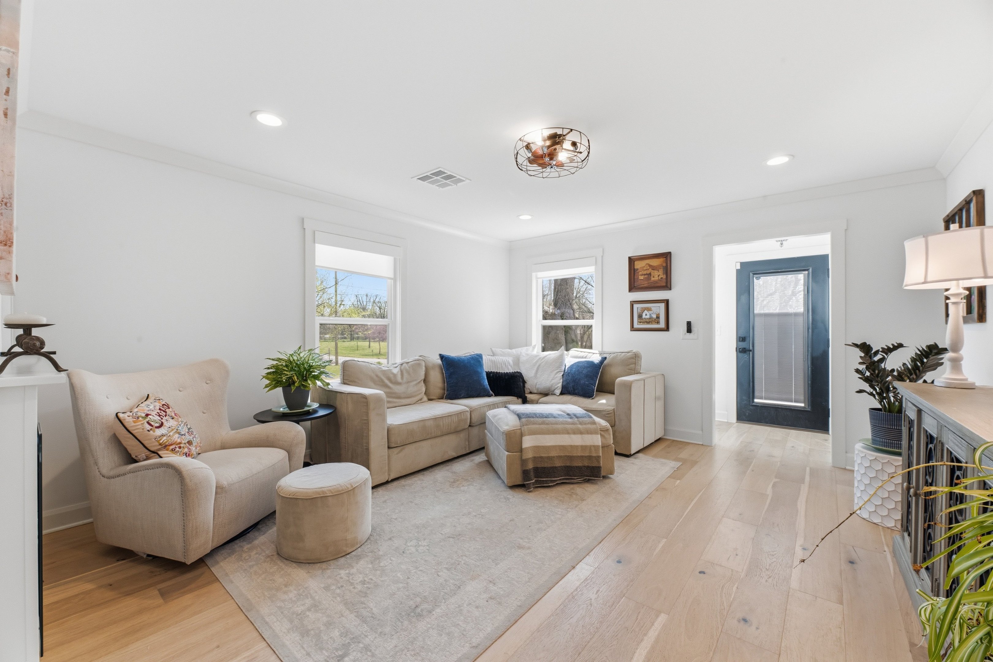 128 E Jackson Street Property Photo 2