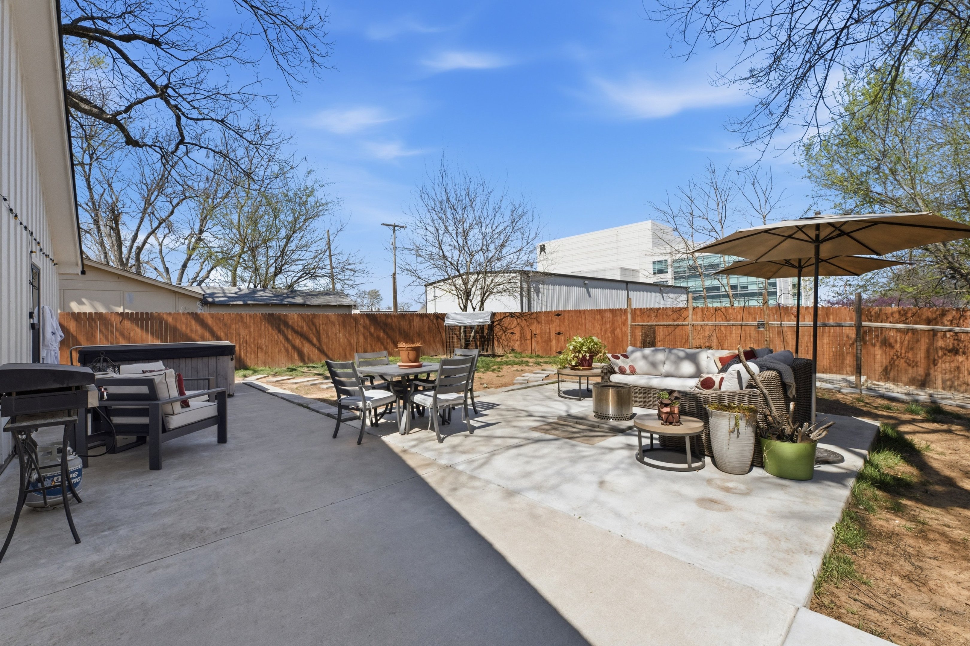 128 E Jackson Street Property Photo 8