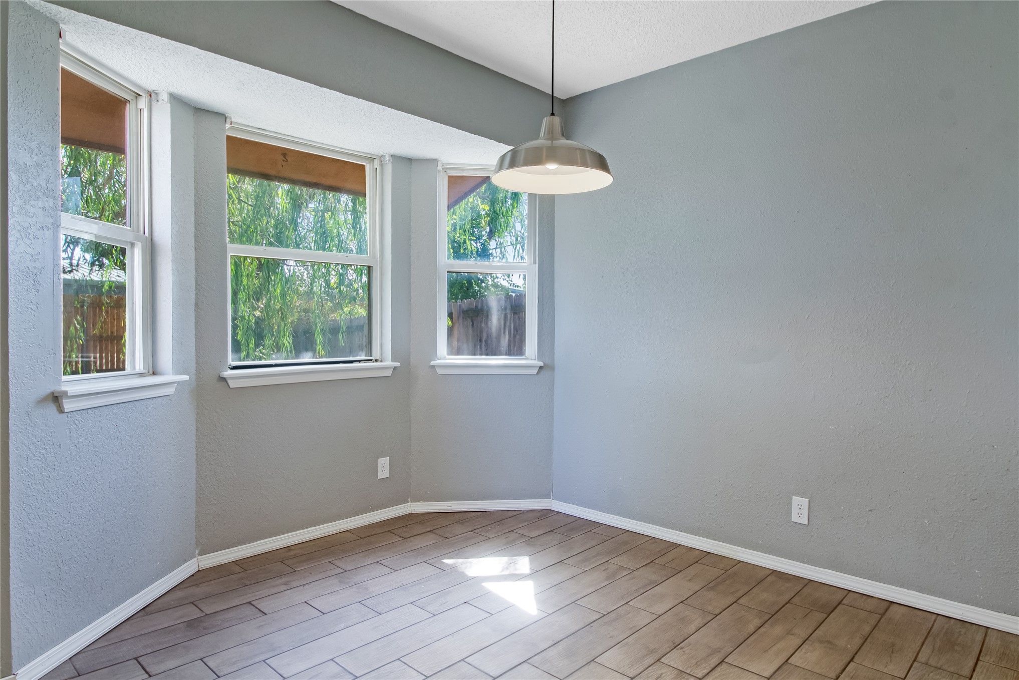 13993 S Poplar Place Property Photo 5