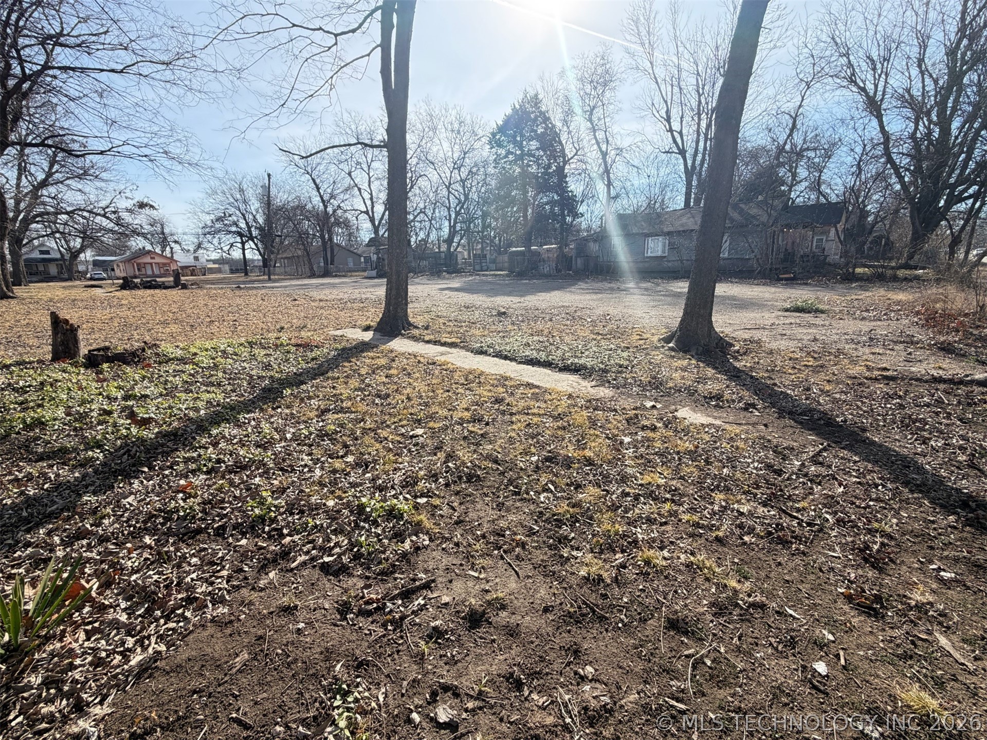 707 S Saint Louis Avenue Property Photo 5