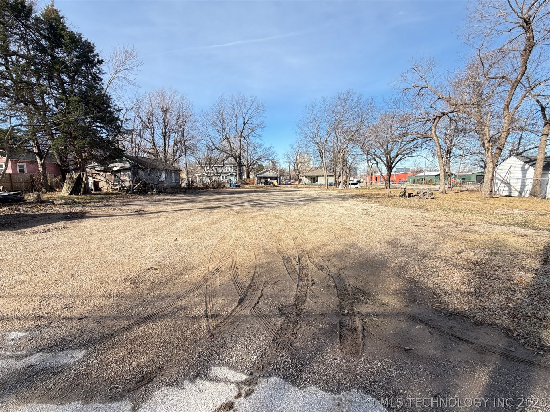 707 S Saint Louis Avenue Property Photo 8