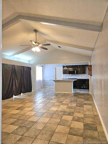 6008 E 56th Place Property Photo 3