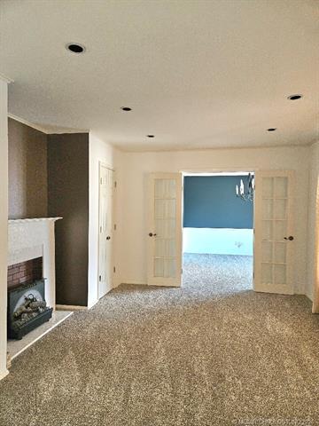 6008 E 56th Place Property Photo 4