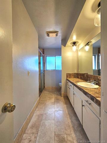 6008 E 56th Place Property Photo 12