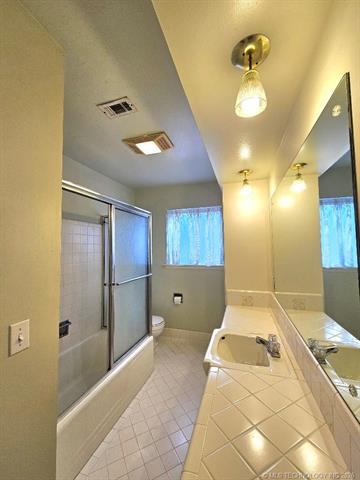 6008 E 56th Place Property Photo 14