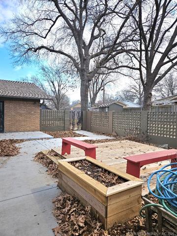 6008 E 56th Place Property Photo 19