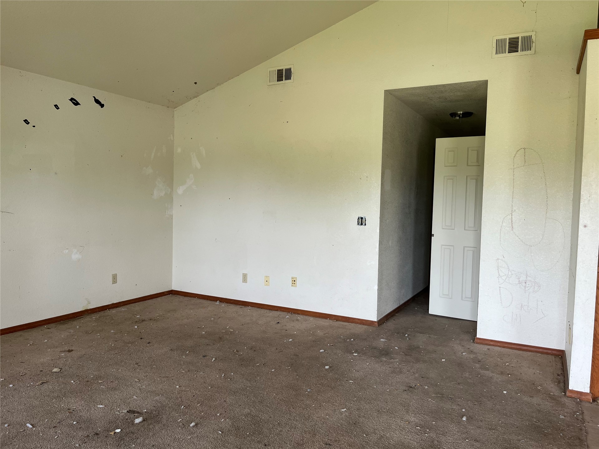 1006 Jahrman Place Property Photo 3
