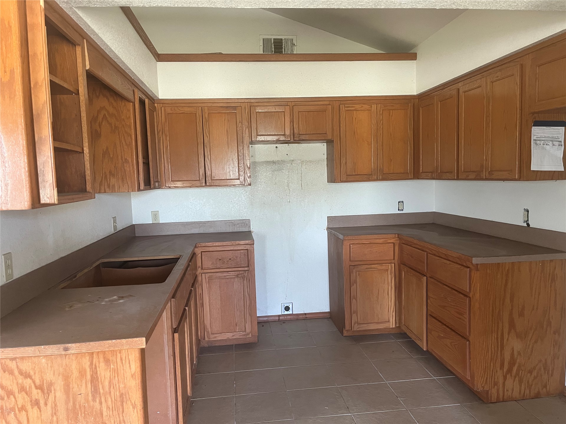 1006 Jahrman Place Property Photo 17