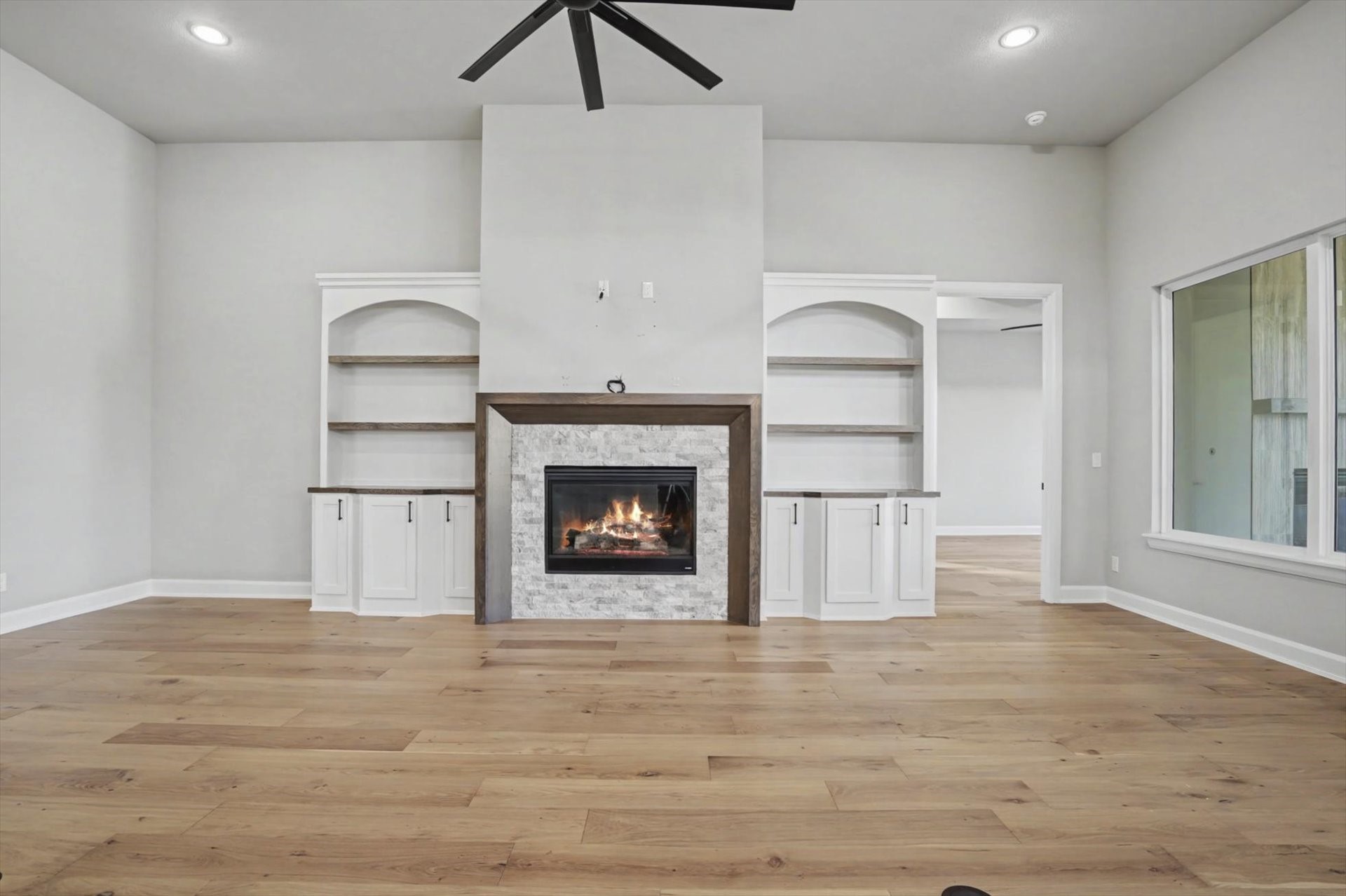 1234 N 71st Place Property Photo 8
