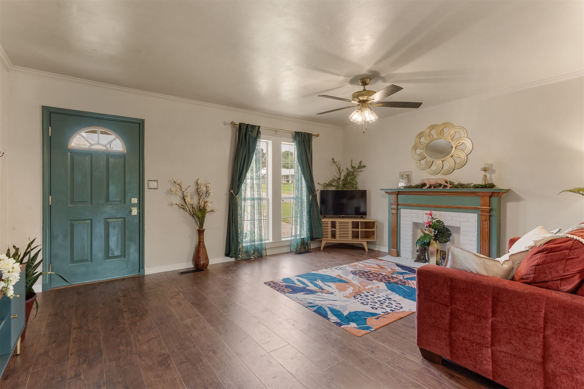 1303 S Darlington Avenue Property Photo 2