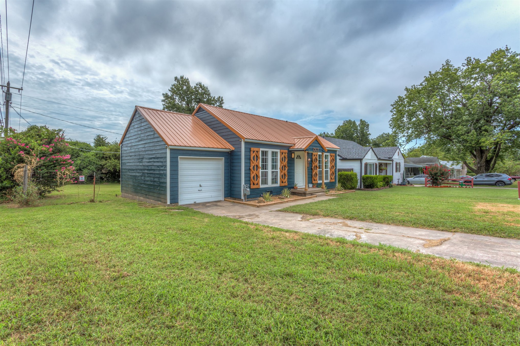 1303 S Darlington Avenue Property Photo 33