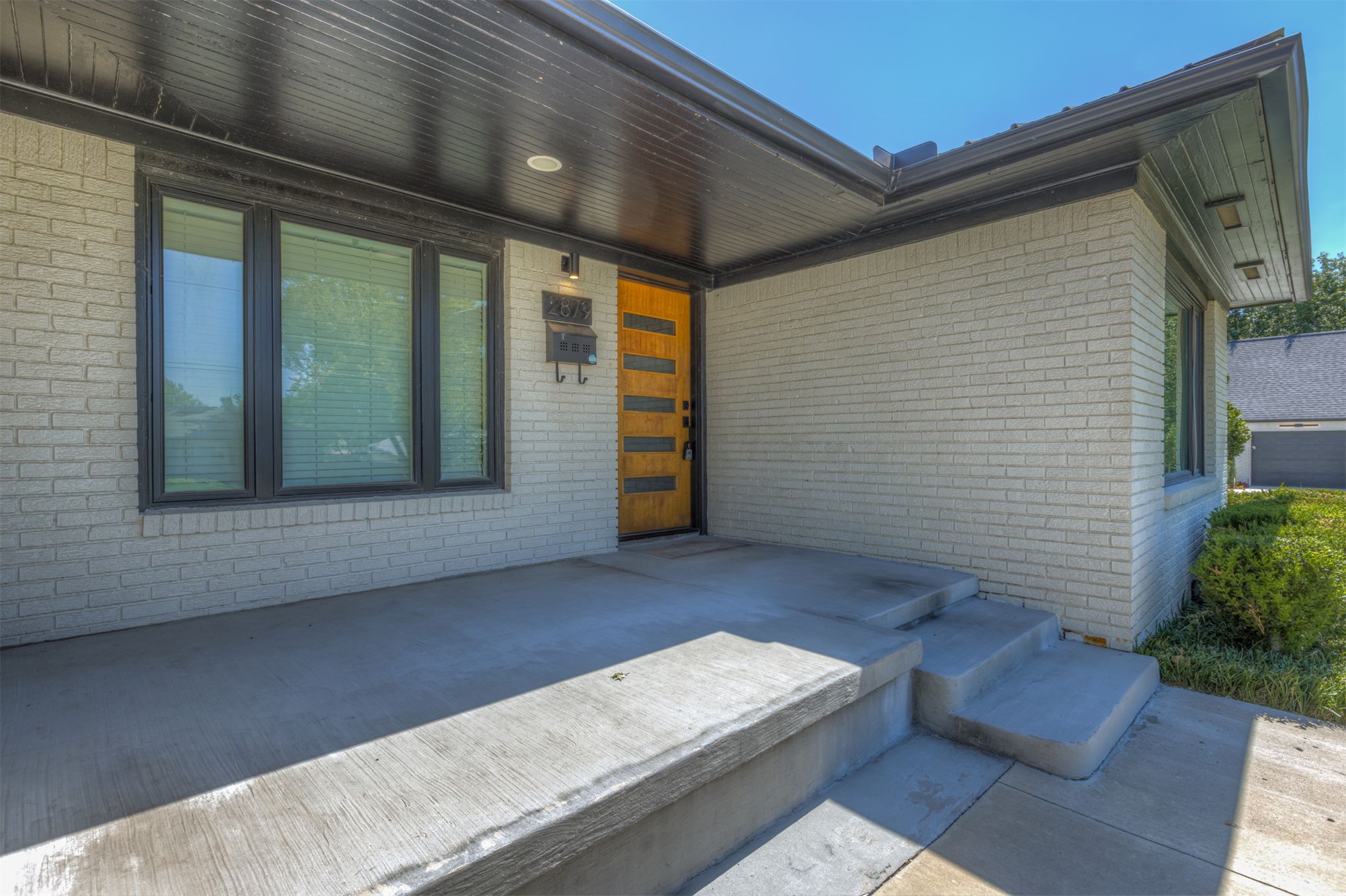 2879 S Gary Avenue Property Photo 4