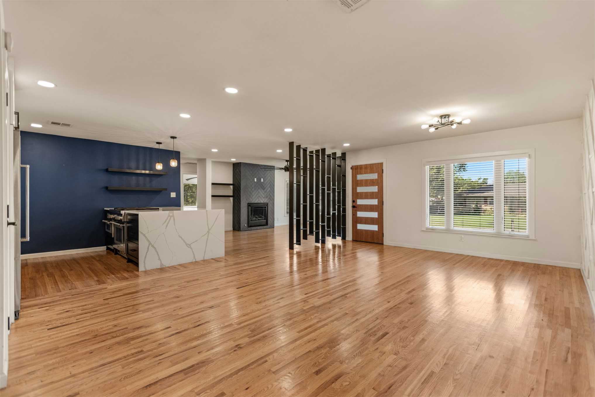 2879 S Gary Avenue Property Photo 7