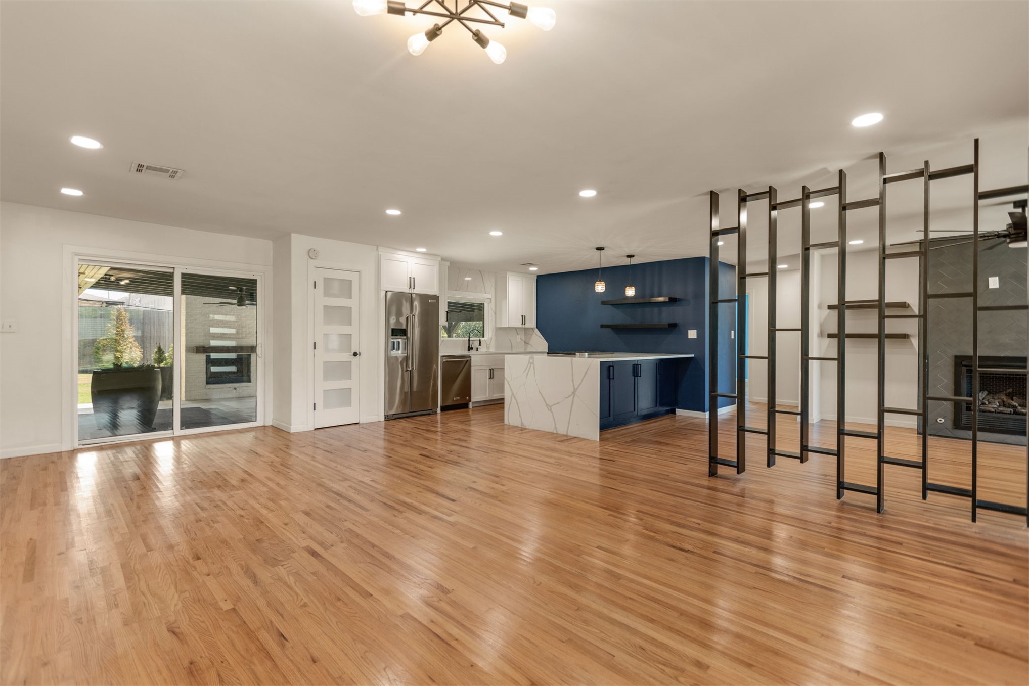 2879 S Gary Avenue Property Photo 8