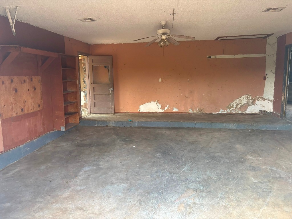 7500 S 4050 Road Property Photo 3