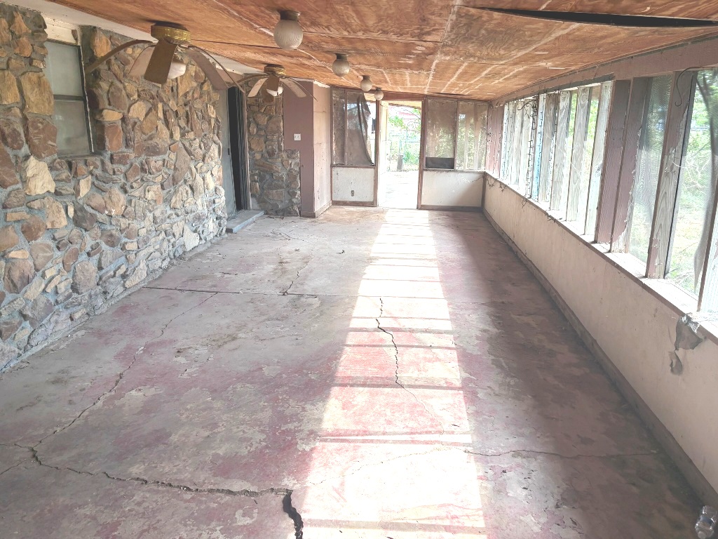 7500 S 4050 Road Property Photo 6