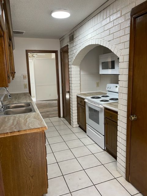 7815 E 77th Place Property Photo 13