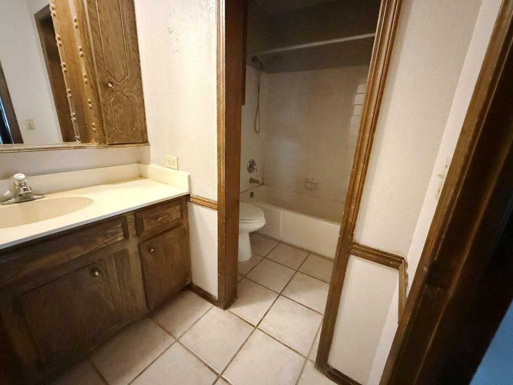 6421 S 111th East Avenue Property Photo 12