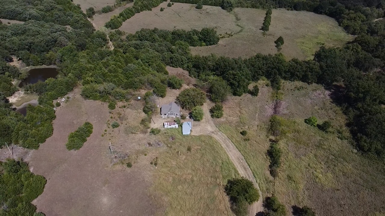 367660 Feyodi Road Property Photo 3