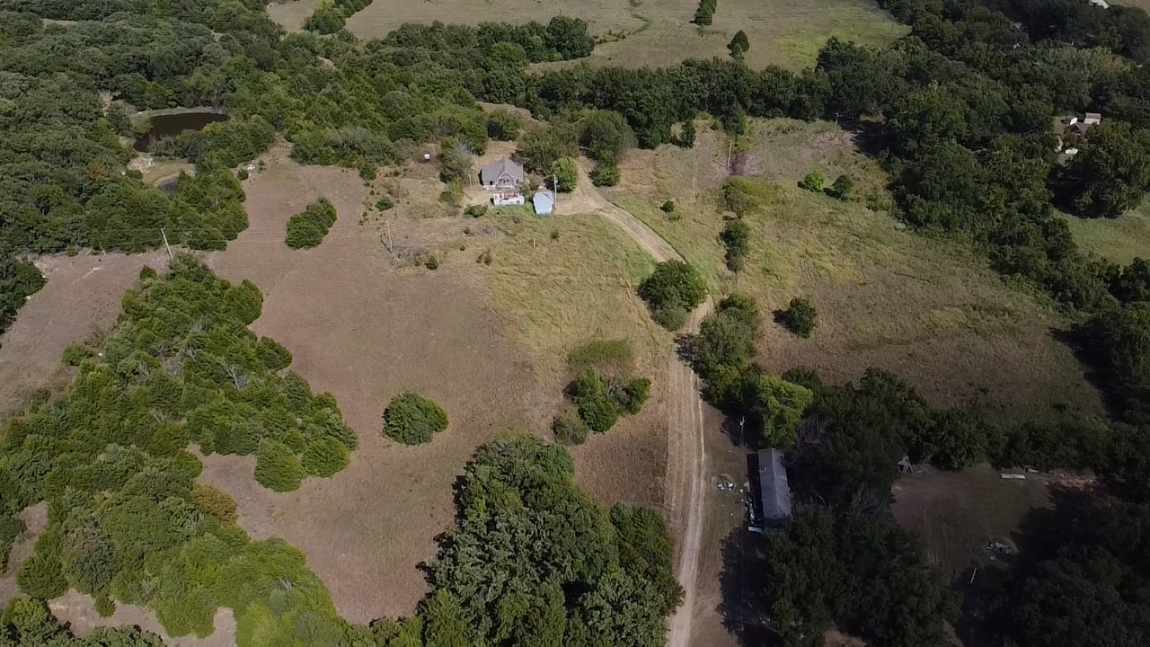 367660 Feyodi Road Property Photo 4