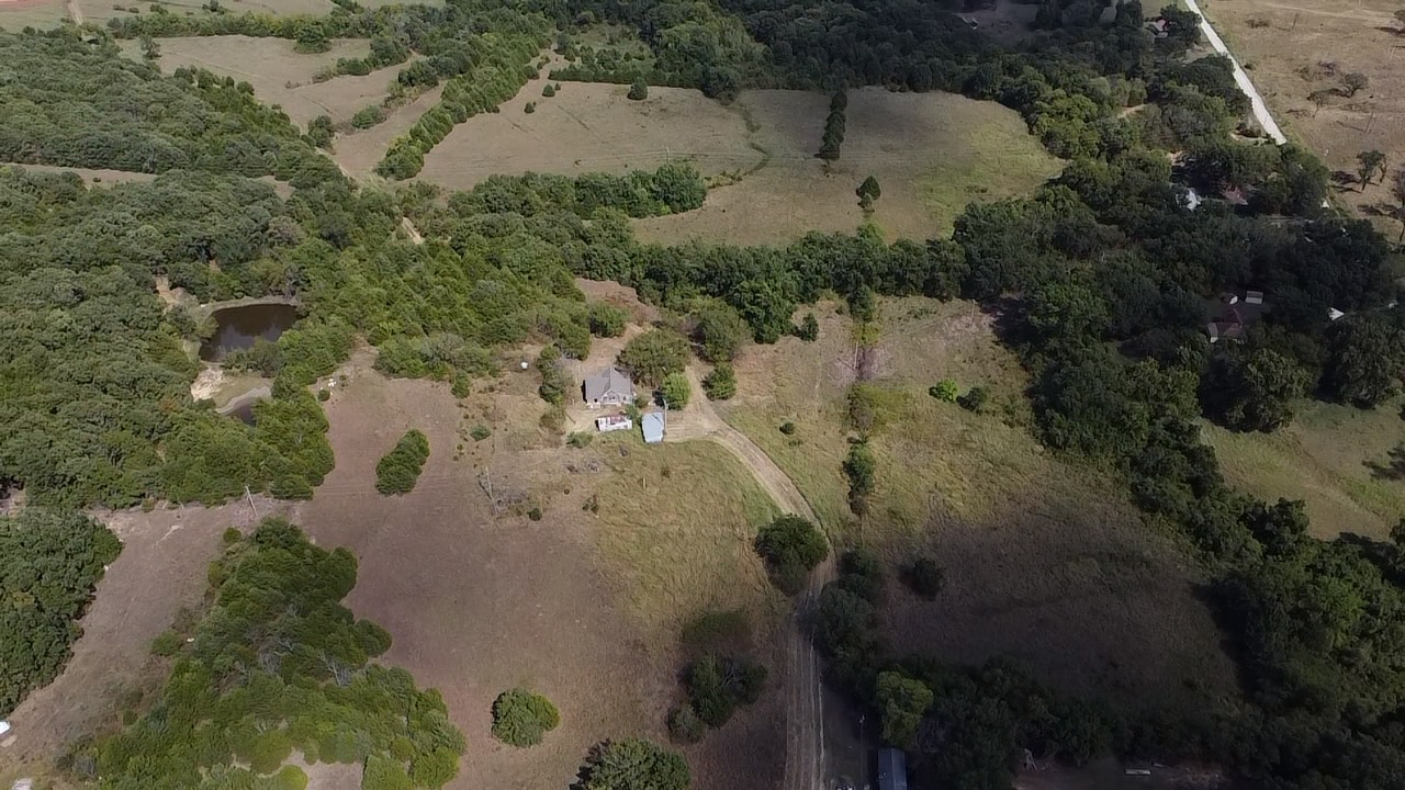 367660 Feyodi Road Property Photo 5