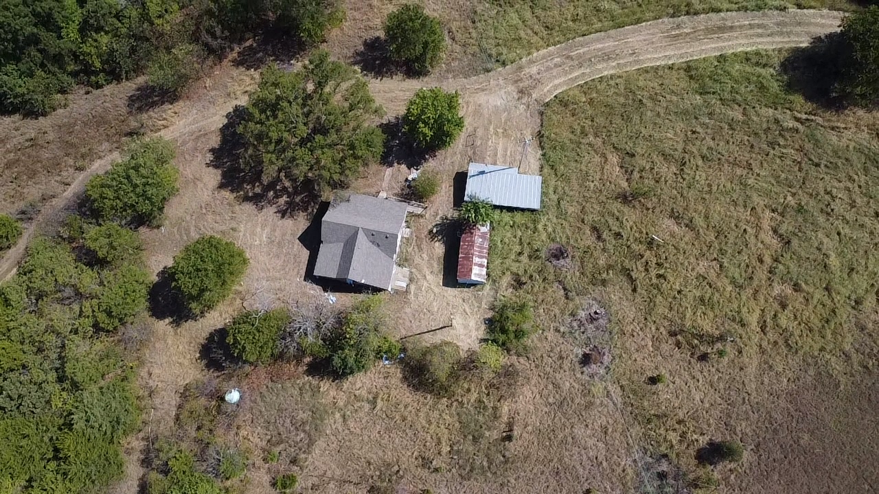 367660 Feyodi Road Property Photo 6