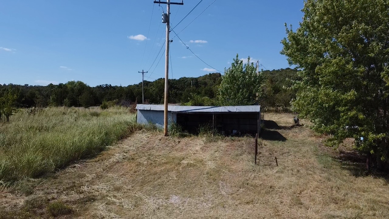 367660 Feyodi Road Property Photo 10