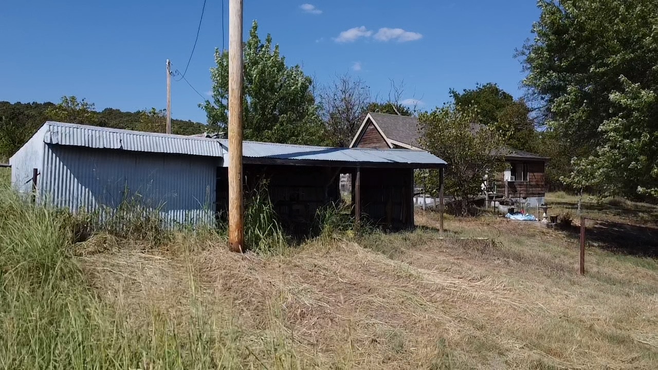 367660 Feyodi Road Property Photo 11