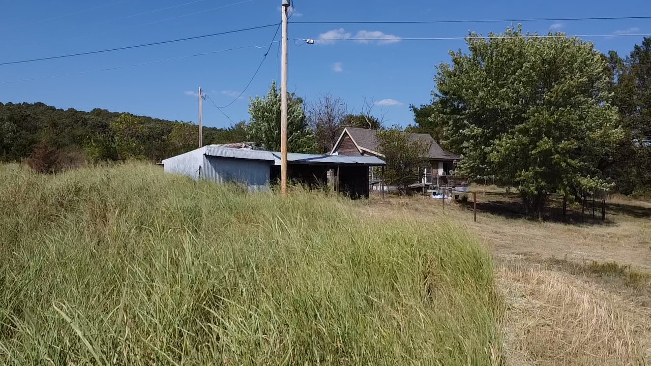 367660 Feyodi Road Property Photo 12