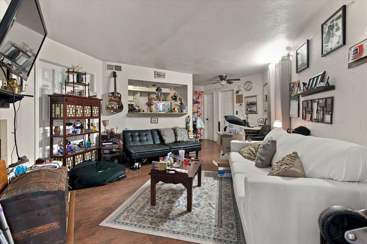 6663 S Victor Avenue N H-114 Property Photo 2