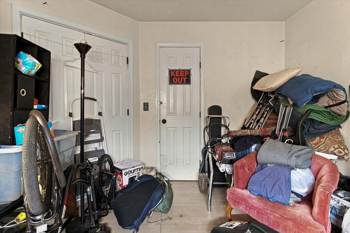 6663 S Victor Avenue N H-114 Property Photo 7