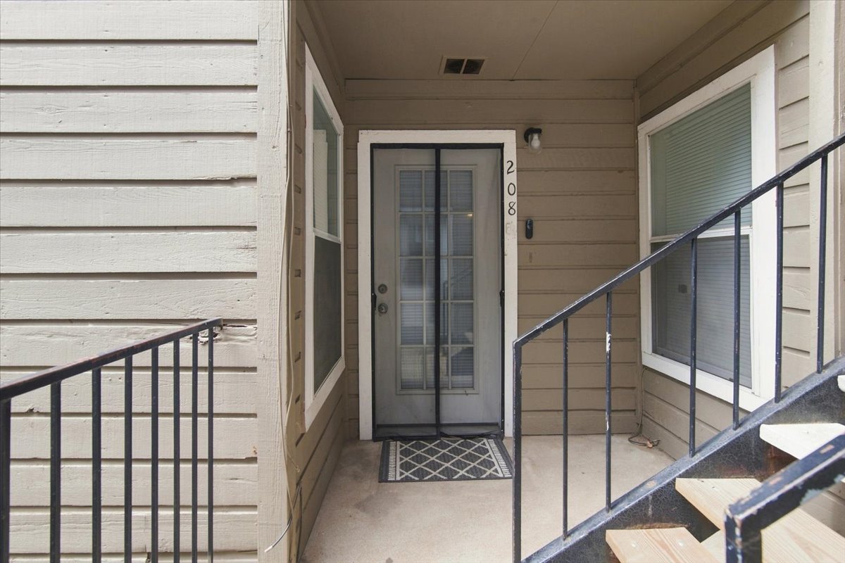6639 S Victor Avenue G208 Property Photo 2