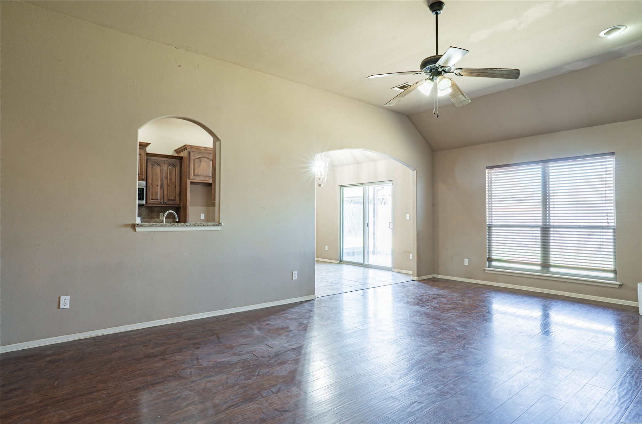8417 N 76 East Avenue Property Photo 6