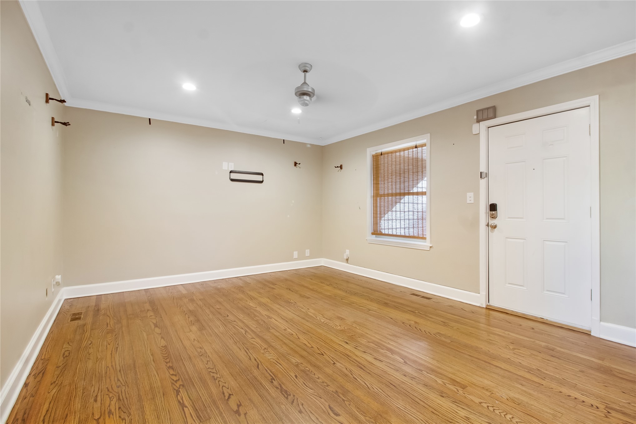 1440 S Marion Avenue Property Photo 4