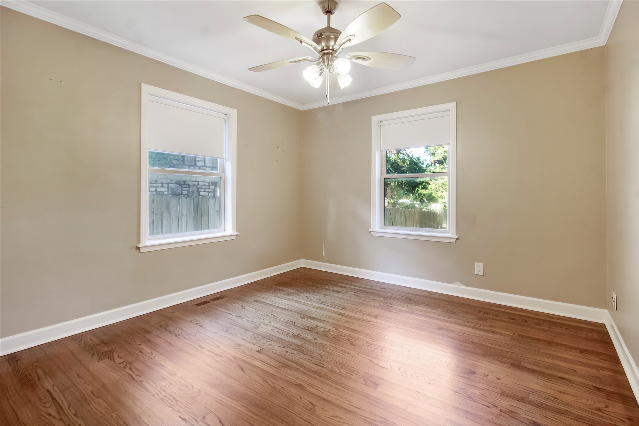 1440 S Marion Avenue Property Photo 10