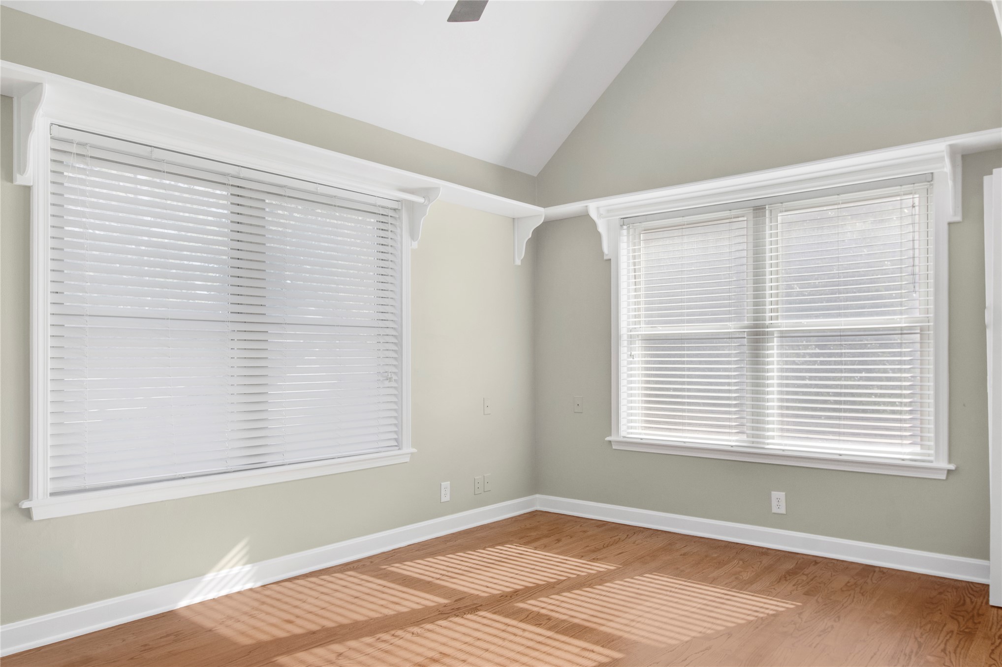 1440 S Marion Avenue Property Photo 17